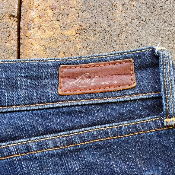 EUC Levi's Demi Curve Bootcut Med Blue Jeans 29×34 - Picture 5 of 8